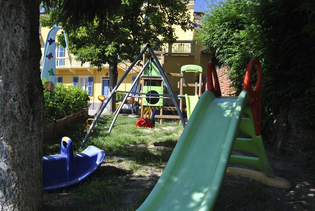 Agriturismo I Suri Asti Exteriör bild