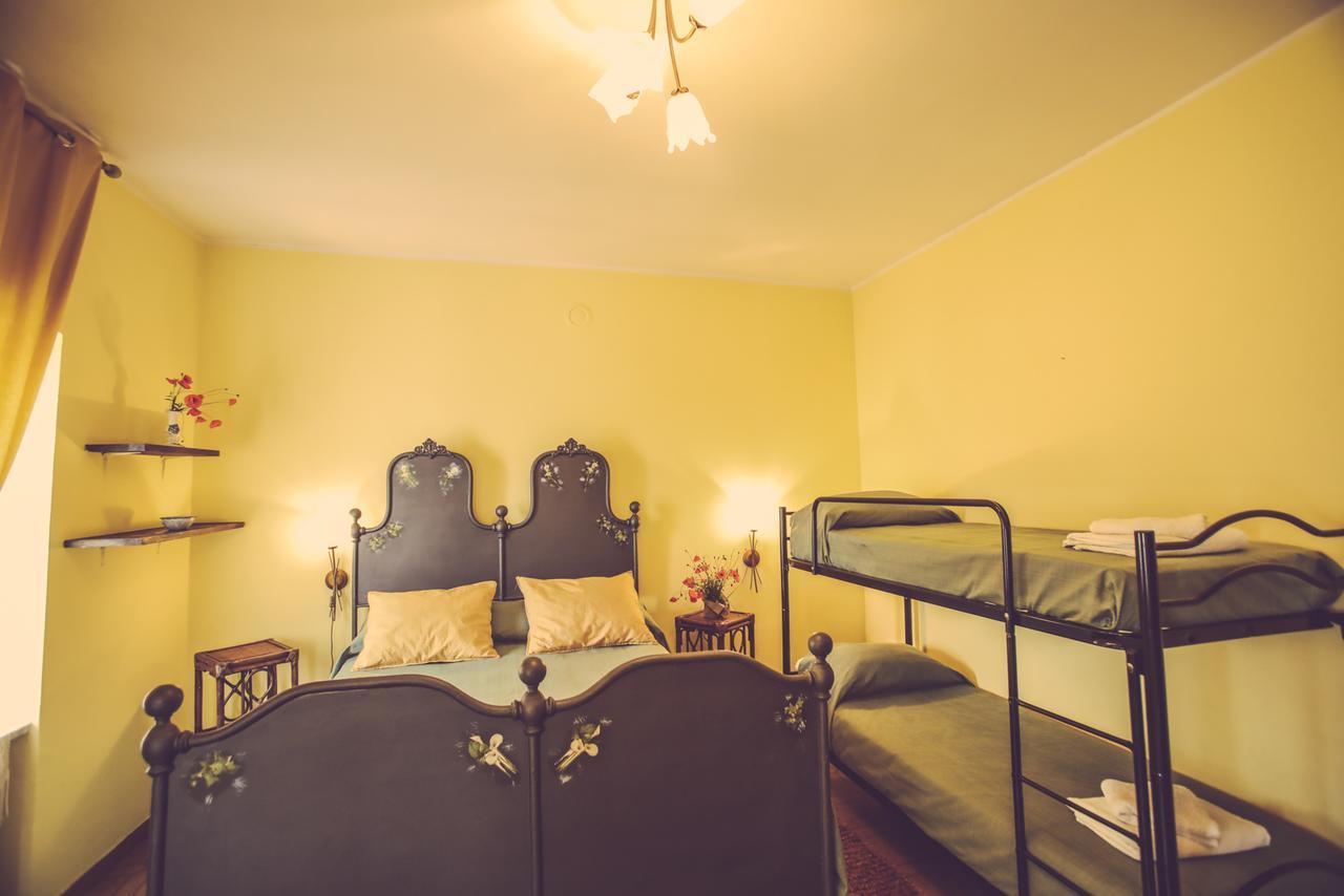 Agriturismo I Suri Asti Exteriör bild