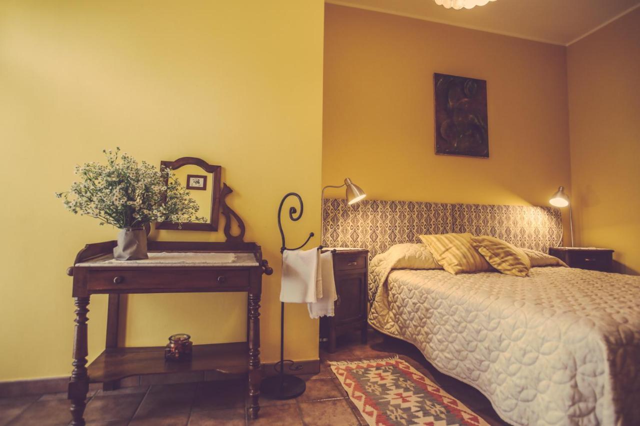 Agriturismo I Suri Asti Exteriör bild